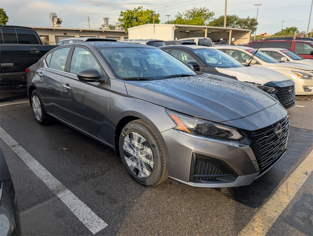 2025 Nissan Altima 2.5 S photo 2
