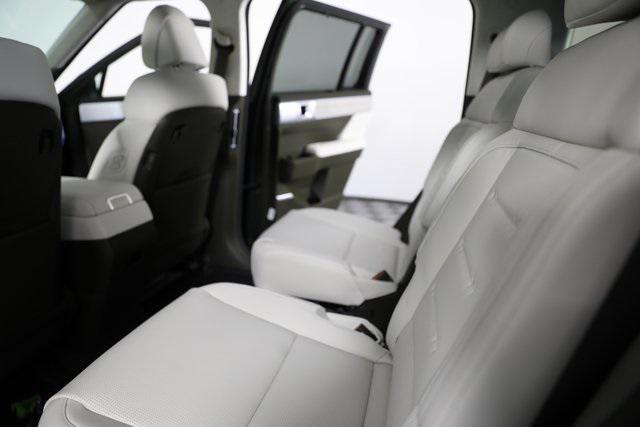 2025 Hyundai Santa Fe Calligraphy photo 17