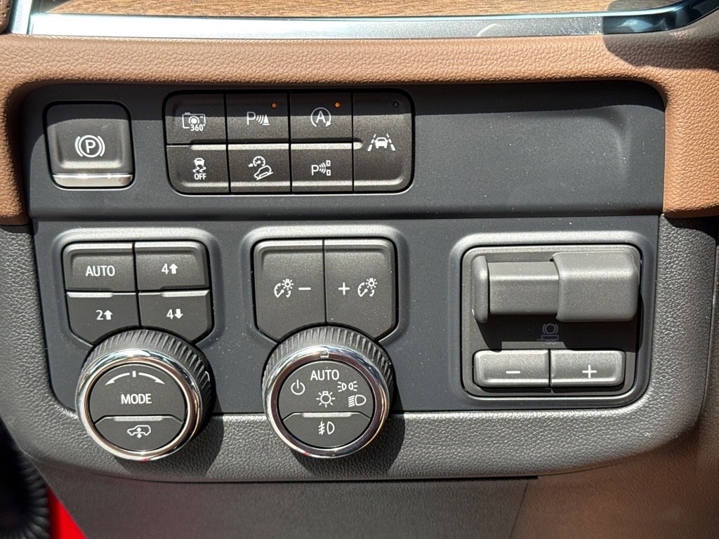 2025 Chevrolet Tahoe High Country photo 7