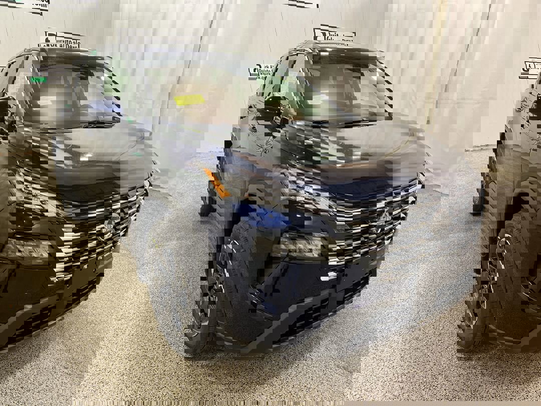 2026 Nissan Rogue SV's photo