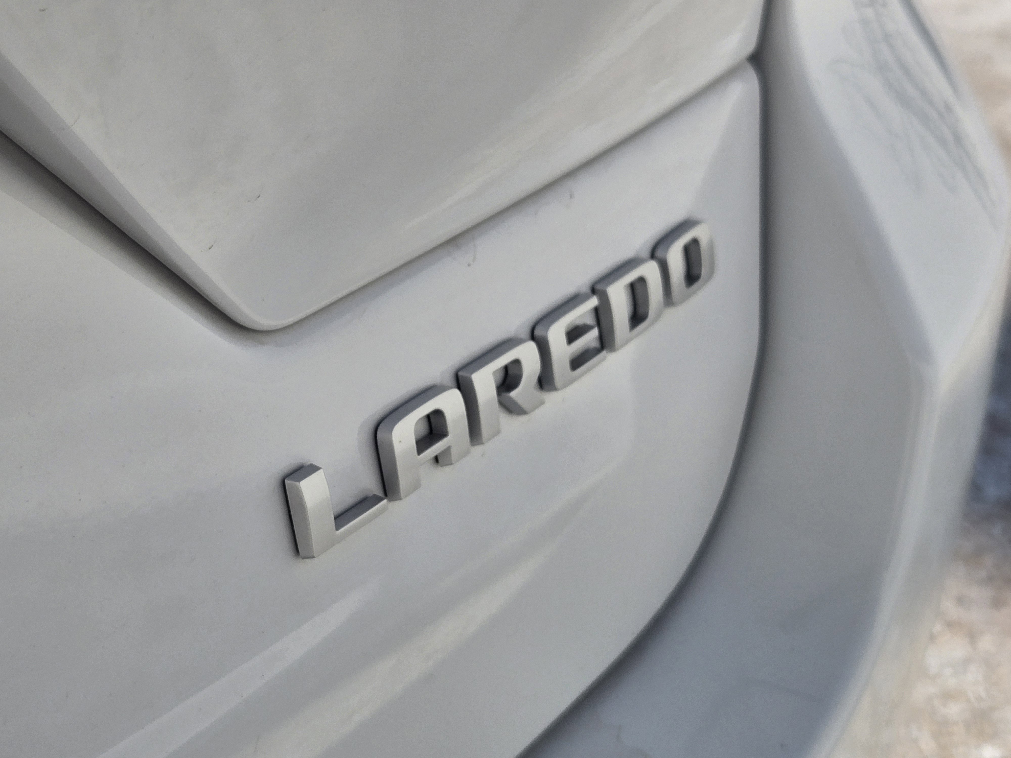 2025 Jeep Grand Cherokee Laredo X photo 2