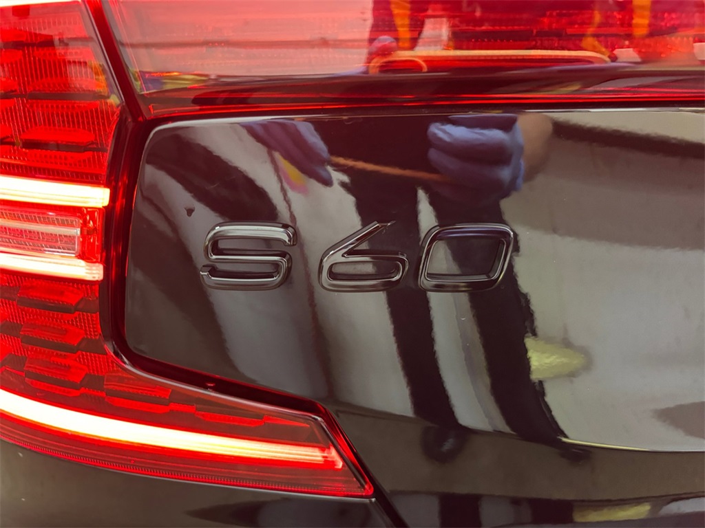 2023 Volvo S60 B5 Plus Black Edition photo 31