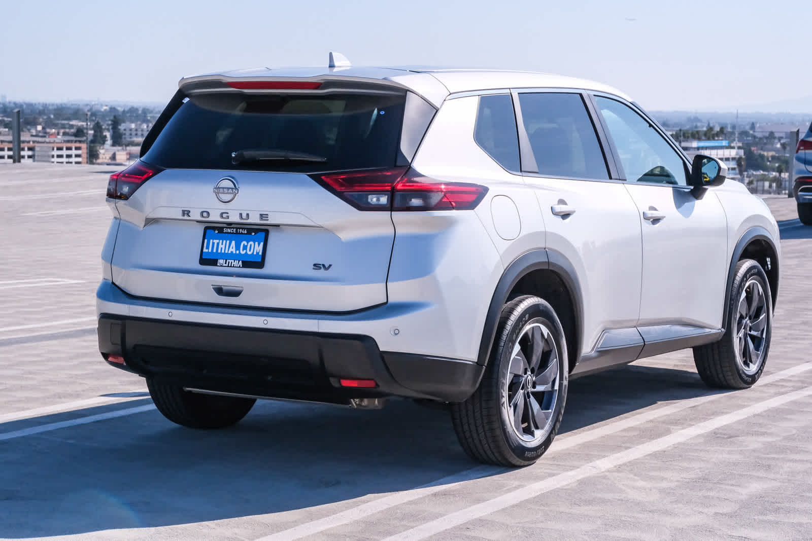 2024 Nissan Rogue SV photo 4