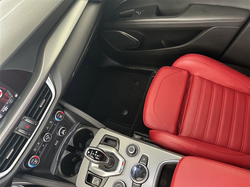 2023 Alfa Romeo Stelvio Ti photo 23