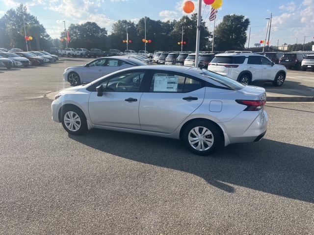 2025 Nissan Versa S photo 2