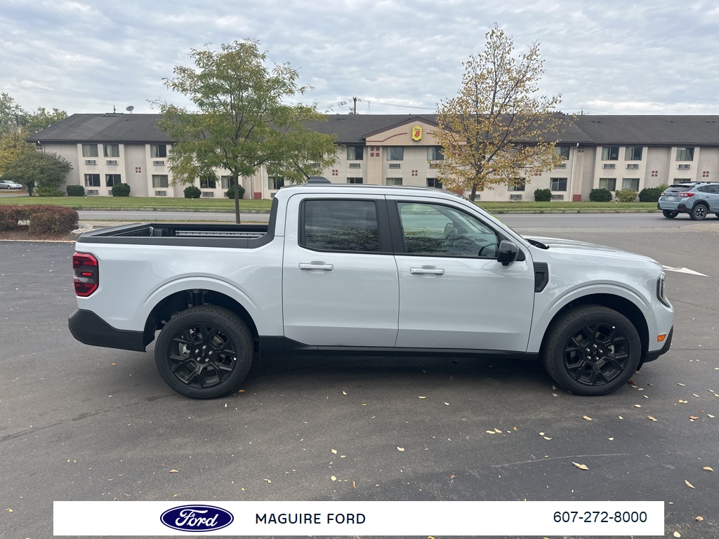 2025 Ford Maverick Lariat photo 3