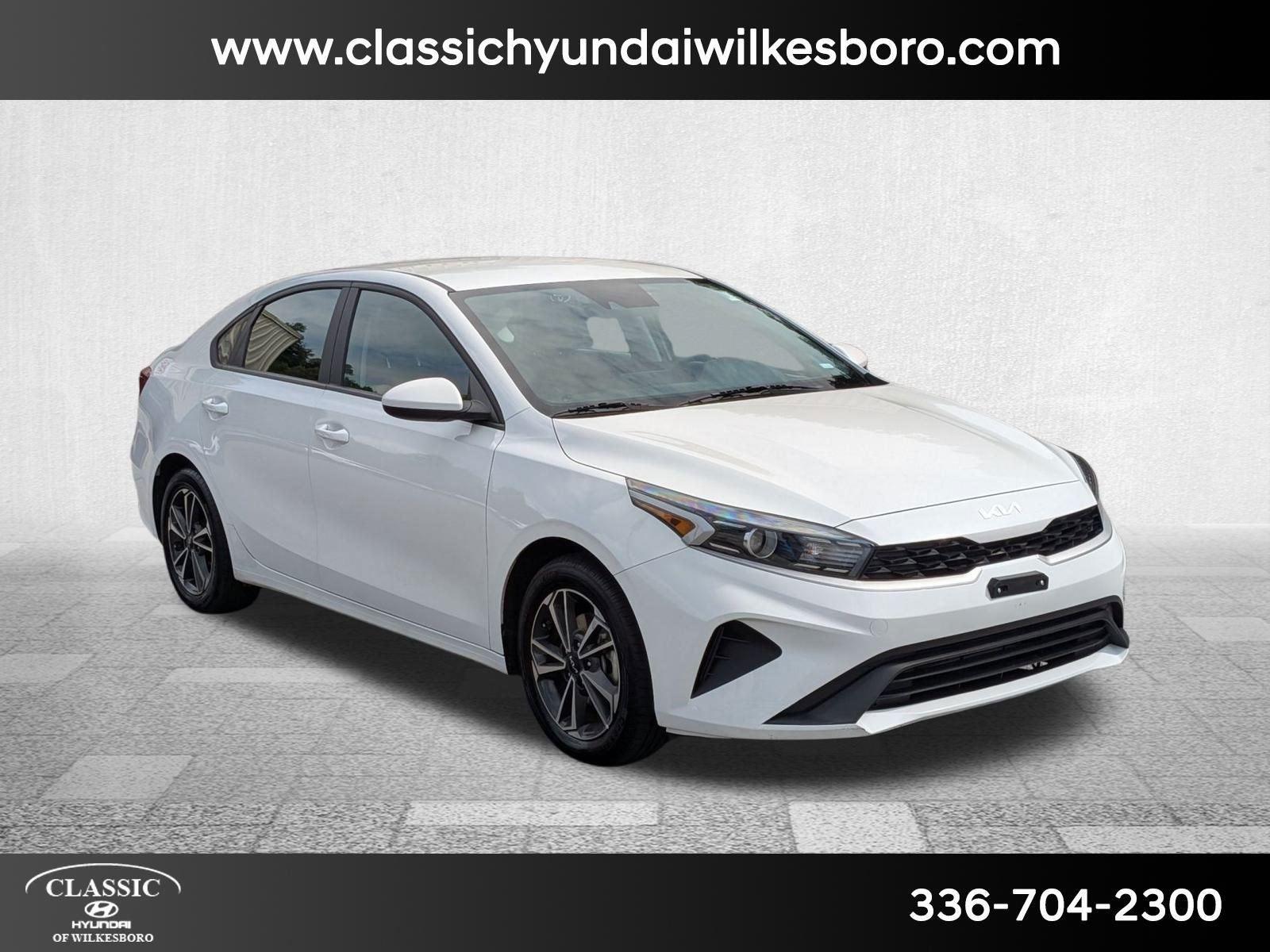 2023 Kia Forte LXS photo 2