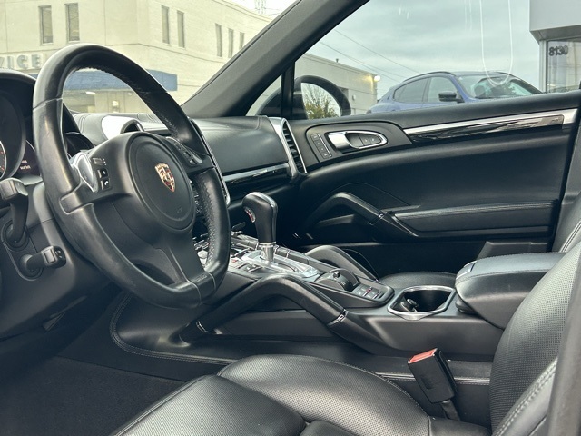2012 Porsche Cayenne S photo 4