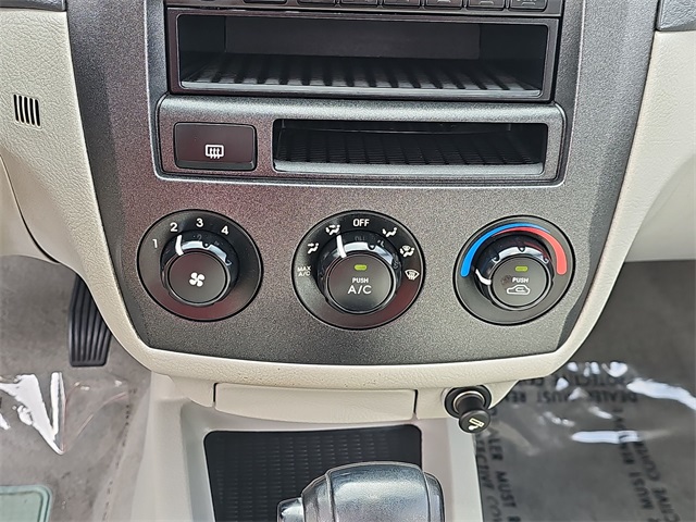 2004 Kia Spectra Base photo 13