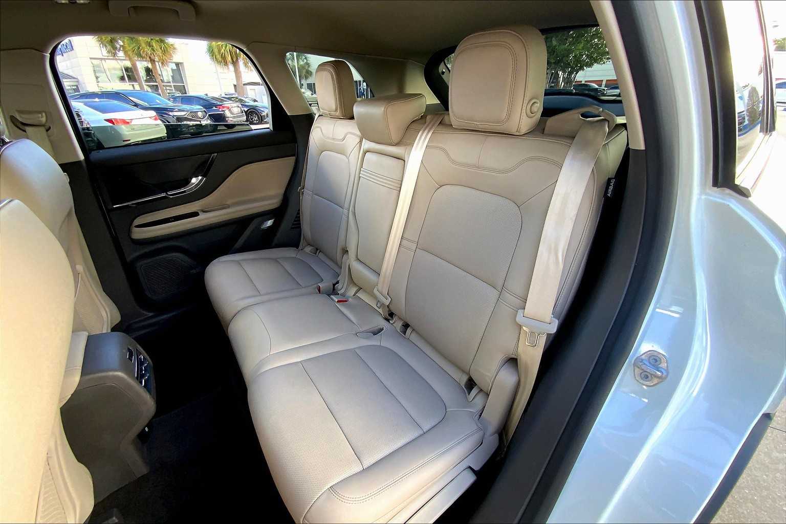 2020 Lincoln Corsair Standard photo 17