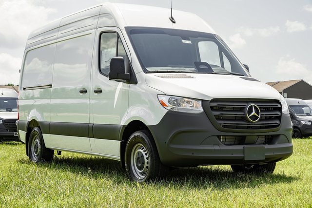 2025 Mercedes-Benz Sprinter Cargo Van Base's photo