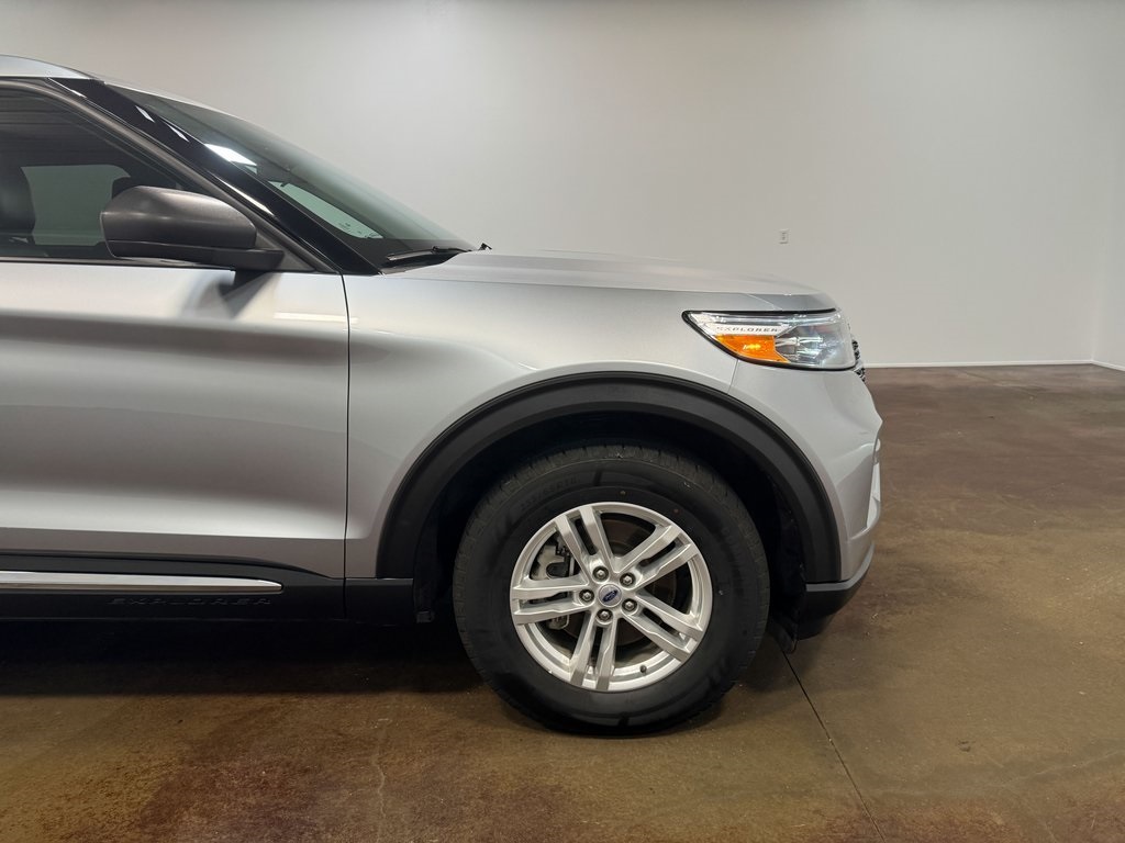 2023 Ford Explorer XLT photo 25