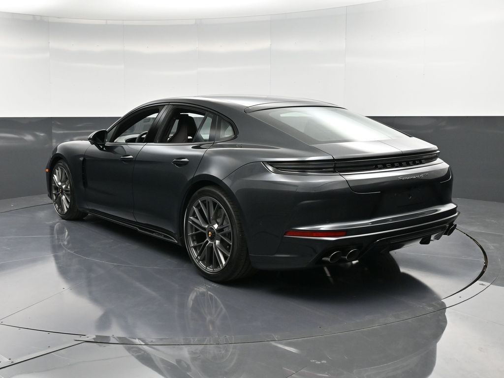 2026 Porsche Panamera GTS photo 2
