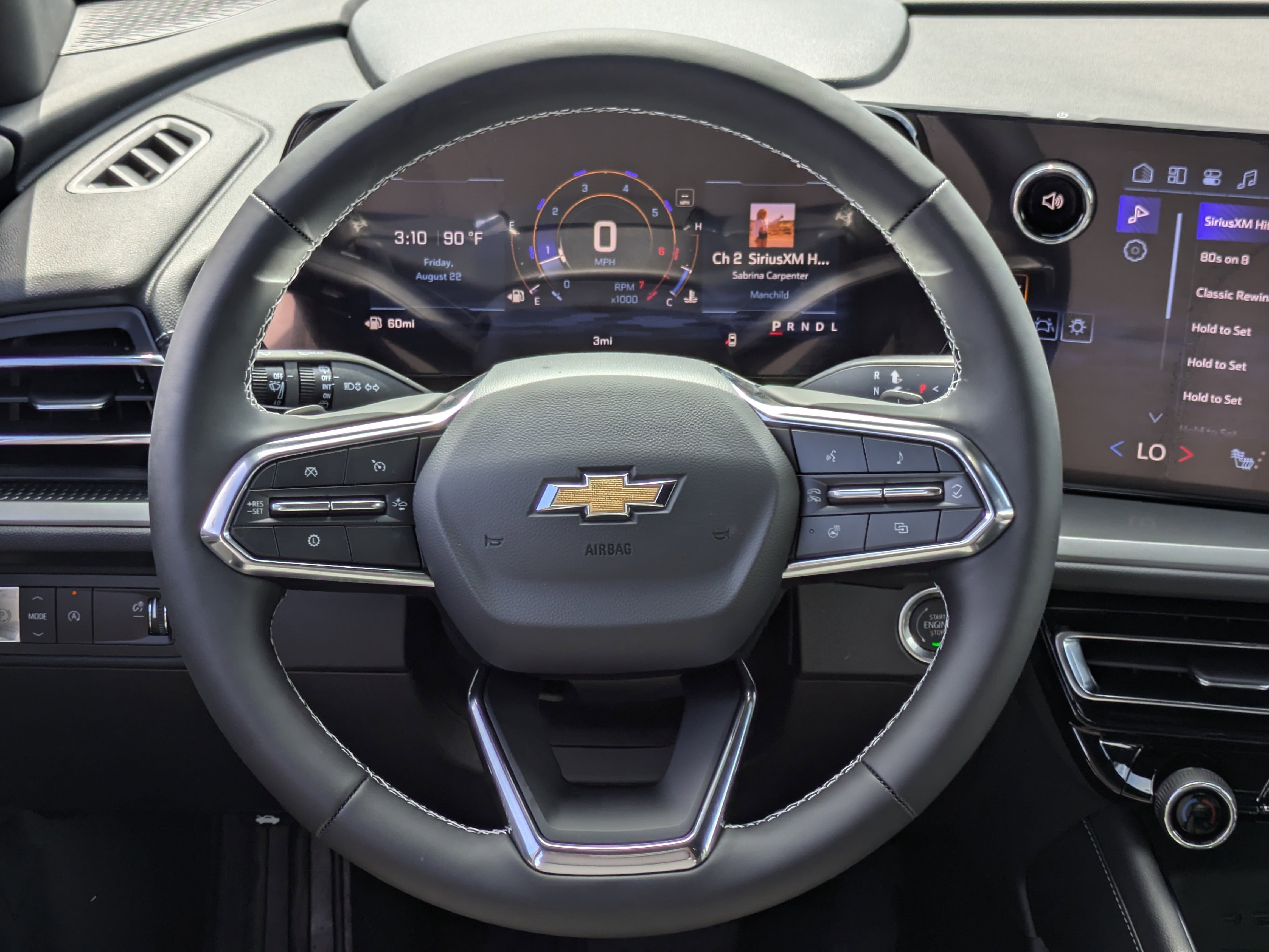 2026 Chevrolet Traverse photo 4