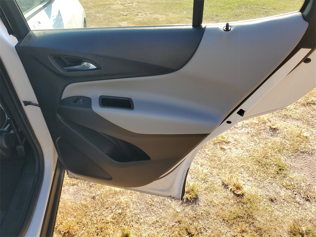 2023 Chevrolet Equinox LS photo 29