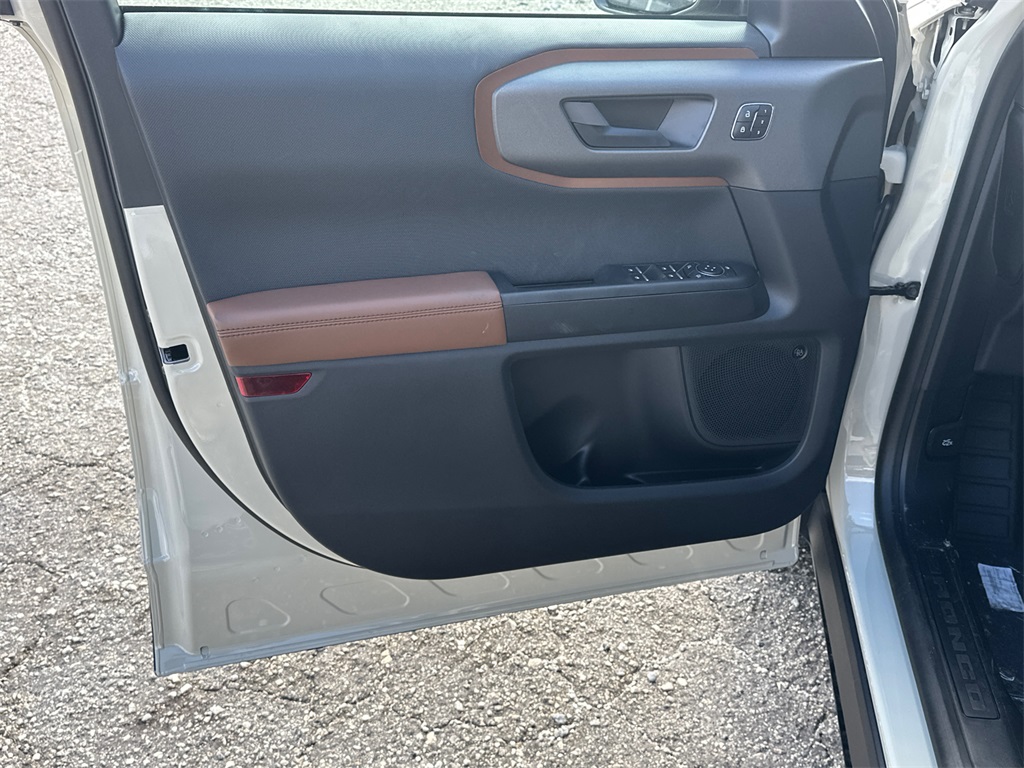 2025 Ford Bronco Sport Outer Banks photo 9