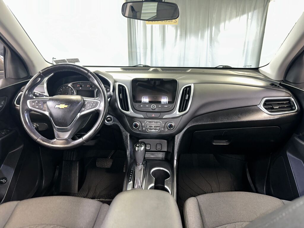 2018 Chevrolet Equinox LT photo 25