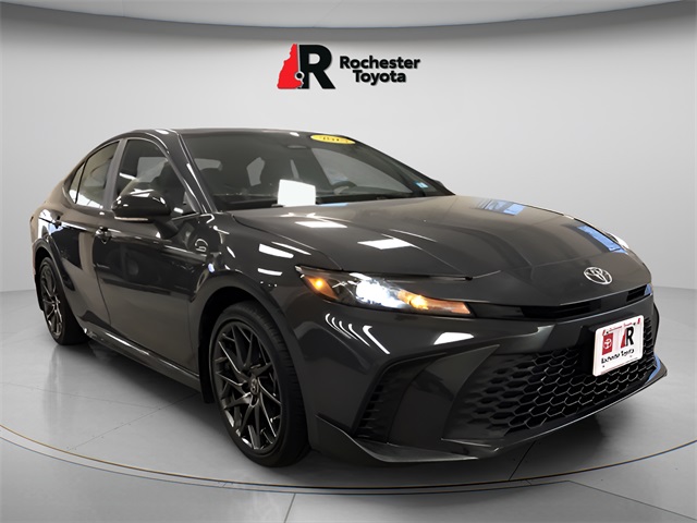 2025 Toyota Camry SE's photo