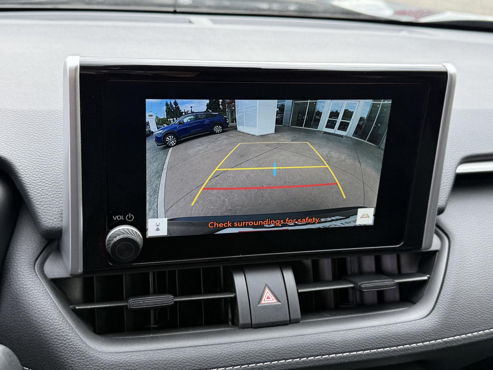 2024 Toyota RAV4 XLE photo 12