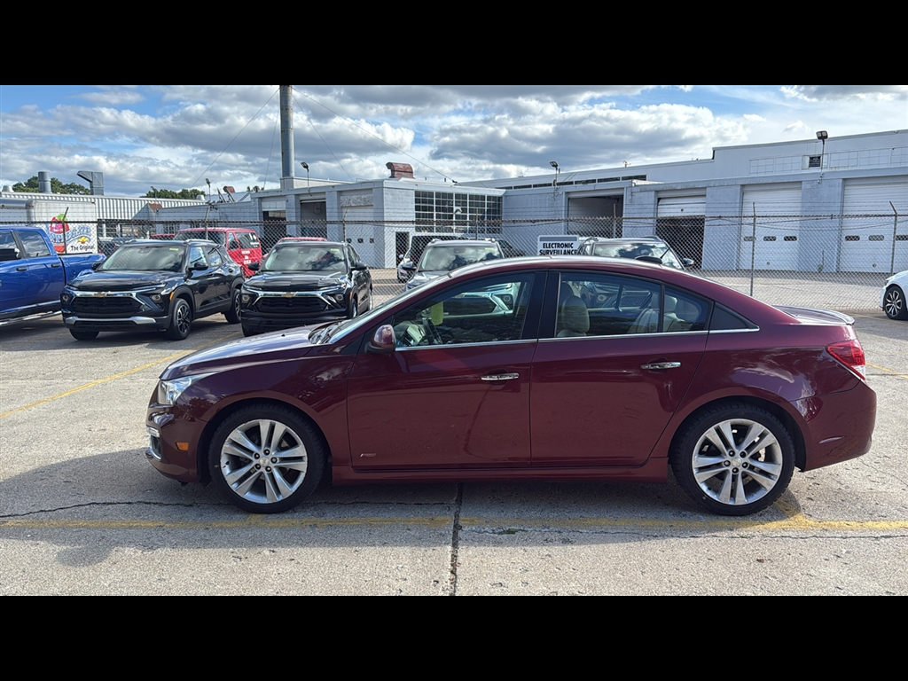 2016 Chevrolet Cruze LTZ photo 2