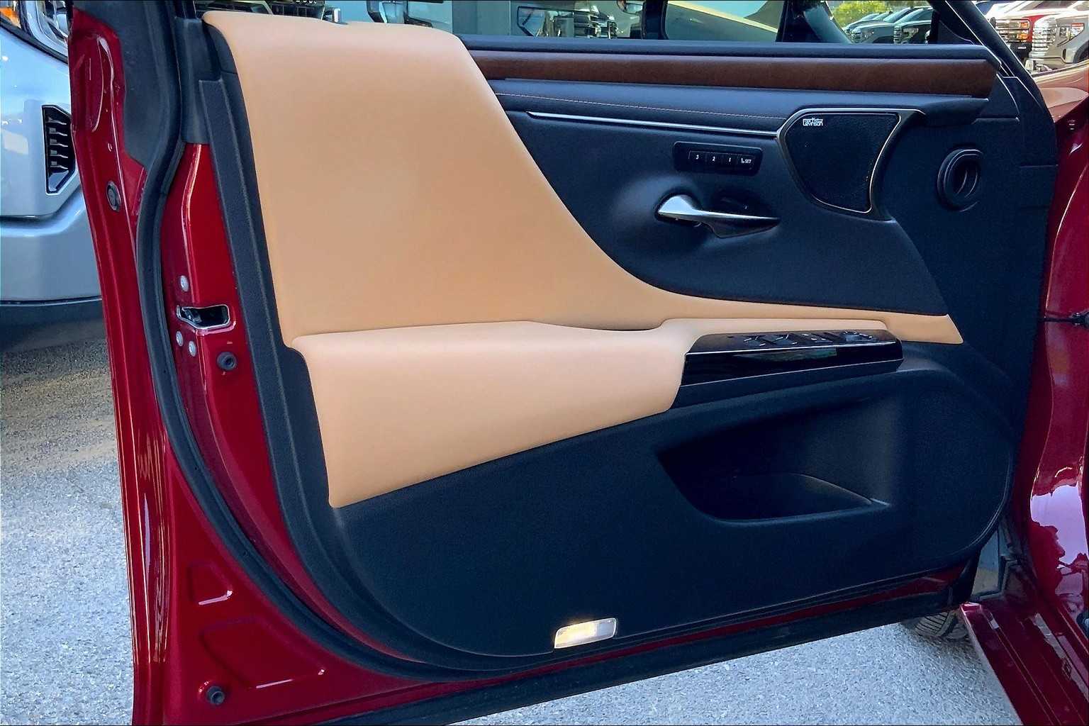 2025 Lexus ES 350 Ultra Luxury photo 20