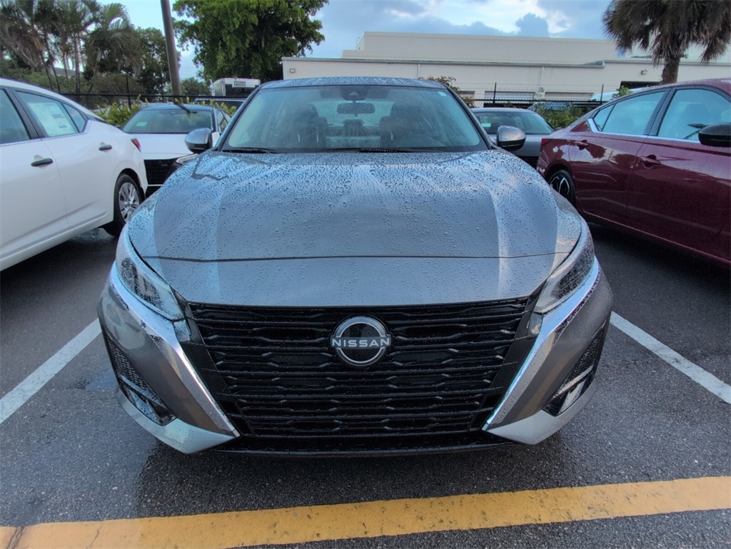 2025 Nissan Altima SV Special Edition photo 3