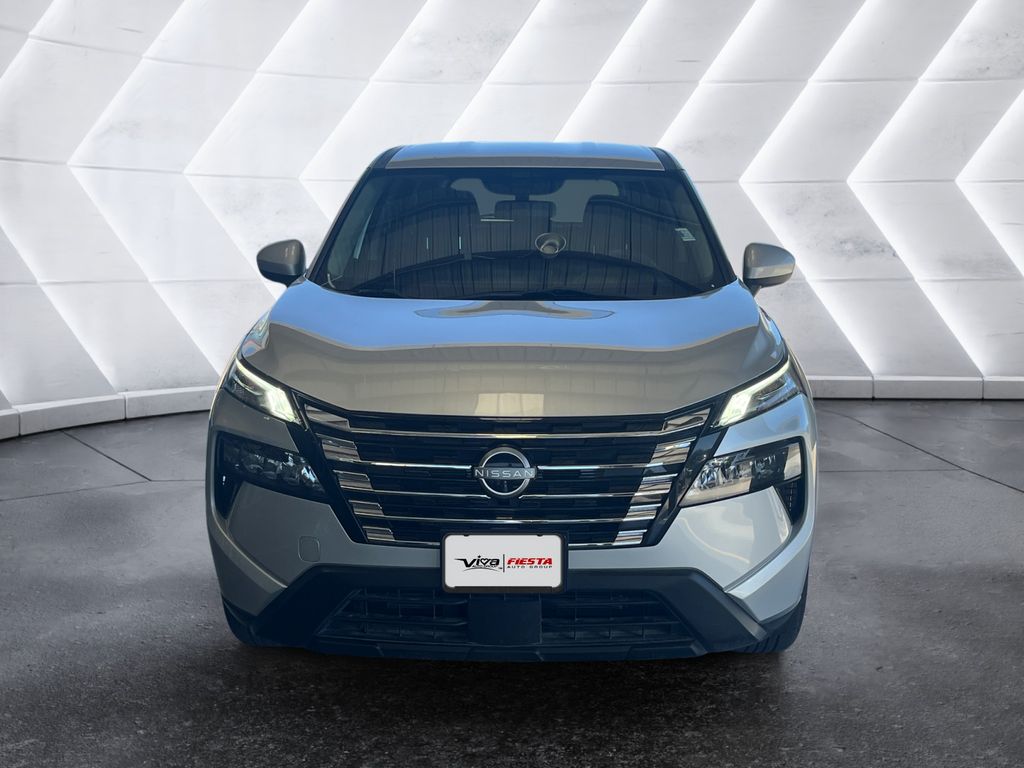 2024 Nissan Rogue SV photo 2