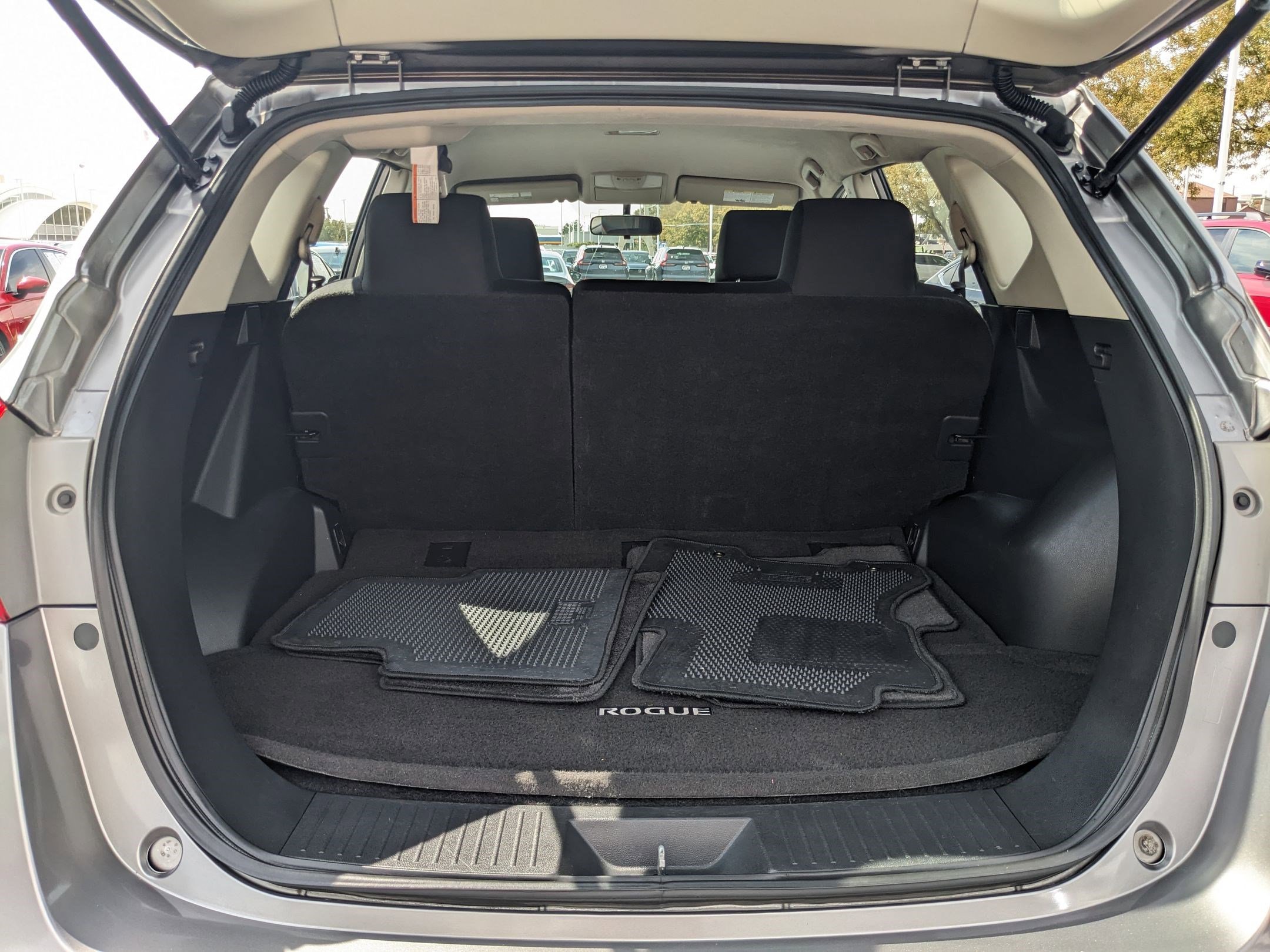 2014 Nissan Rogue Select S photo 24