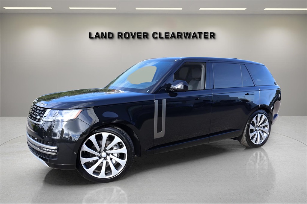 2025 Land Rover Range Rover SE's photo