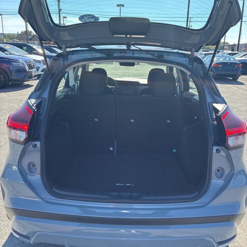 2023 Nissan Kicks SV photo 4