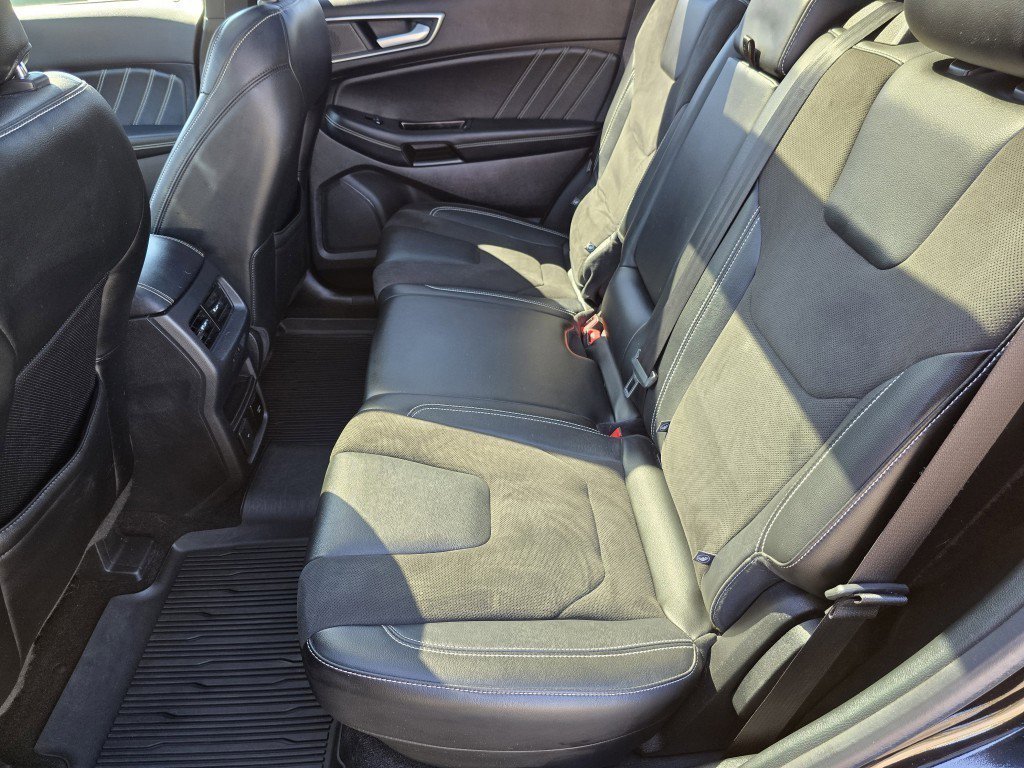 2019 Ford Edge ST photo 14