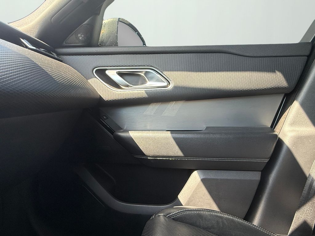 2020 Land Rover Range Rover Velar R-Dynamic S photo 15
