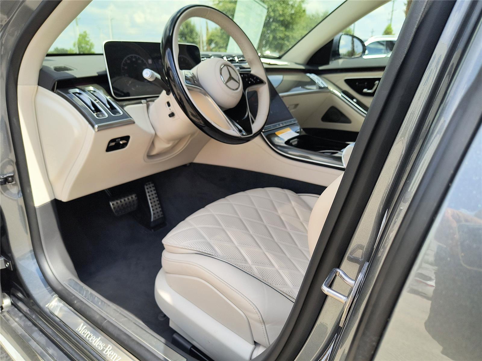2025 Mercedes Benz S 580 4MATIC photo 2