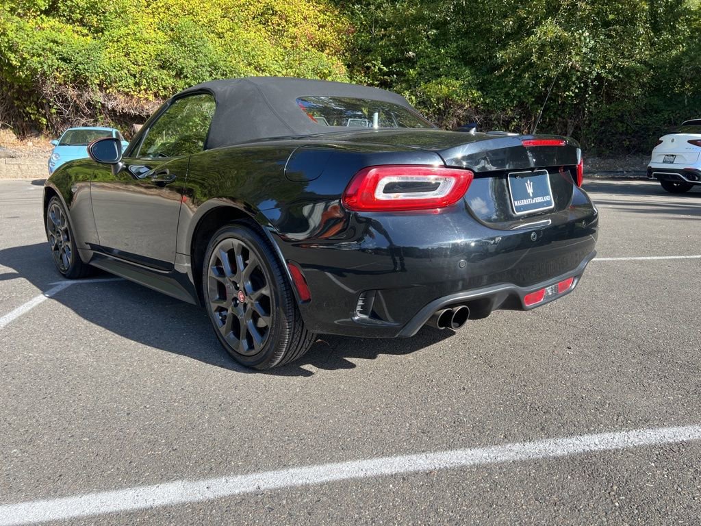 2017 Fiat 124 Spider Abarth photo 4