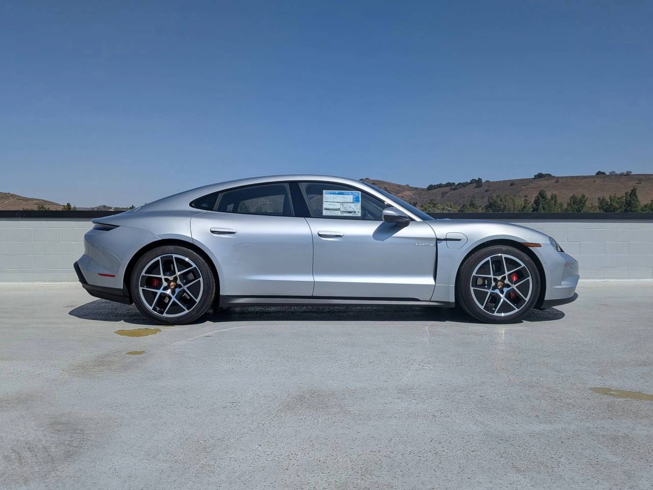 2026 Porsche Taycan 4S photo 8
