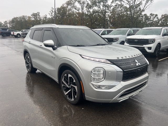 2023 Mitsubishi Outlander PHEV SEL photo 3