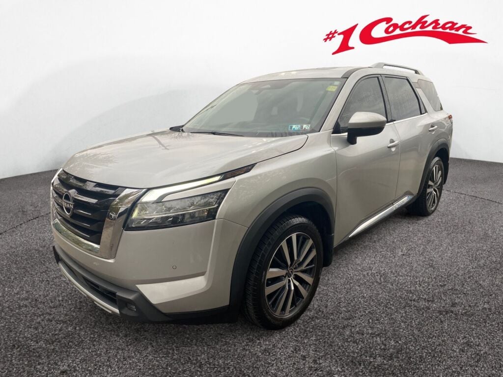 2022 Nissan Pathfinder Platinum photo 3