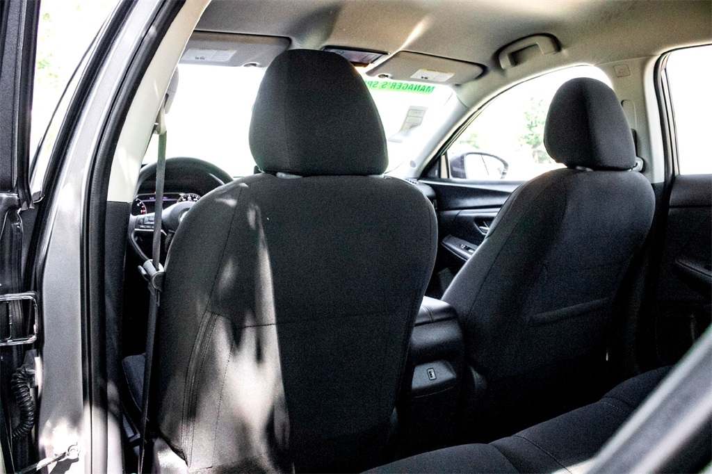2025 Nissan Sentra SV photo 28