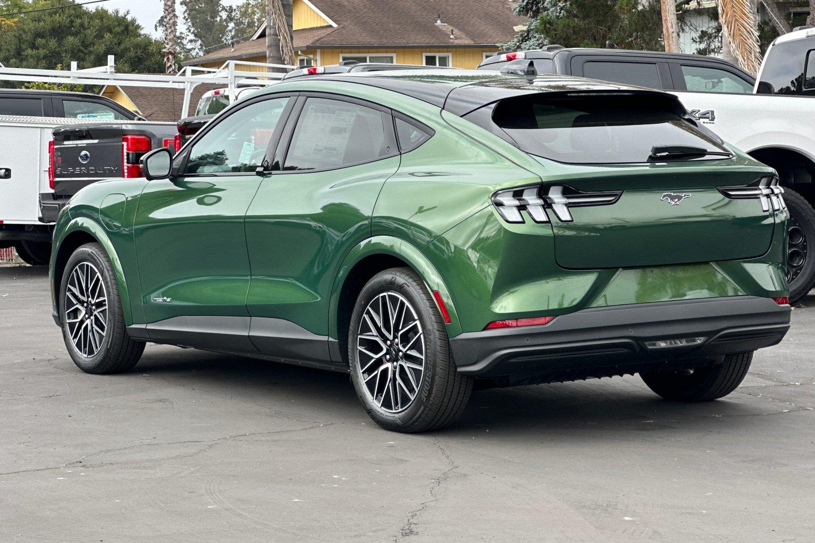 2025 Ford Mustang Mach-E Premium photo 5