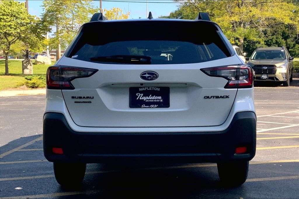 2024 Subaru Outback Onyx Edition photo 3