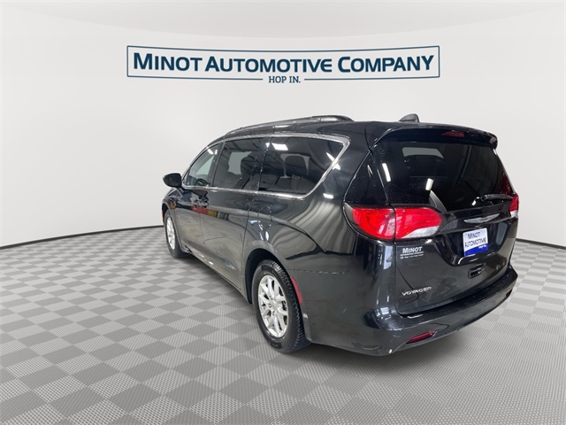 2021 Chrysler Voyager LXi photo 6