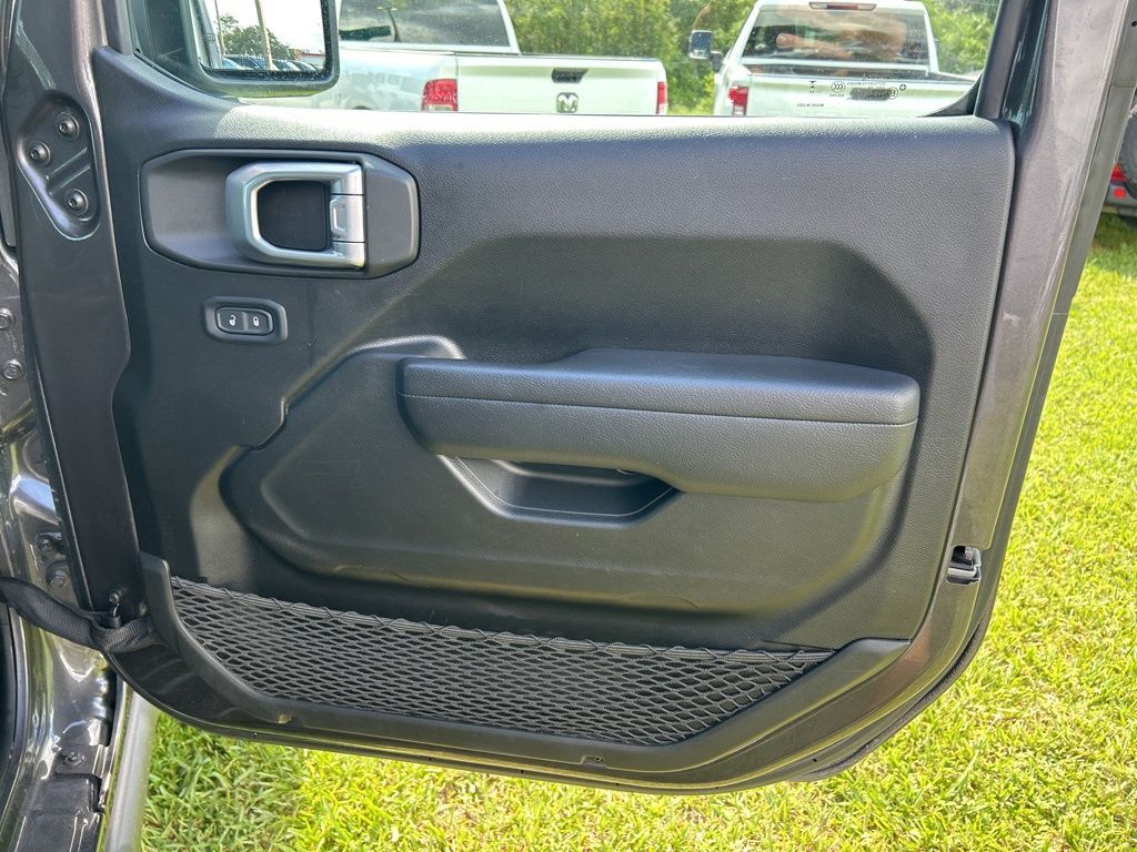 2024 Jeep Wrangler Rubicon photo 33