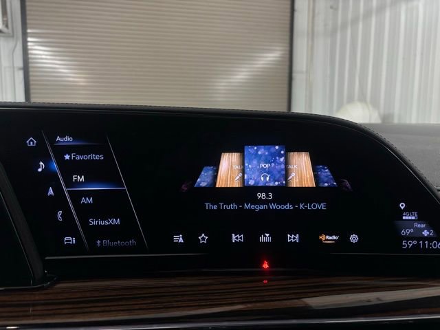 2024 Cadillac Escalade Premium Luxury photo 22