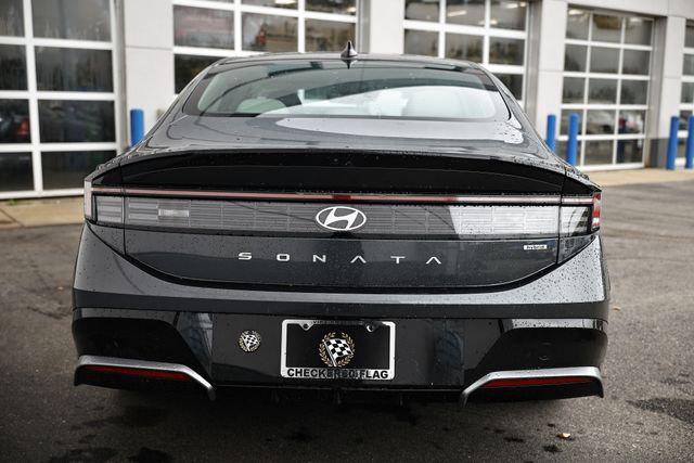 2025 Hyundai Sonata Hybrid SEL photo 4