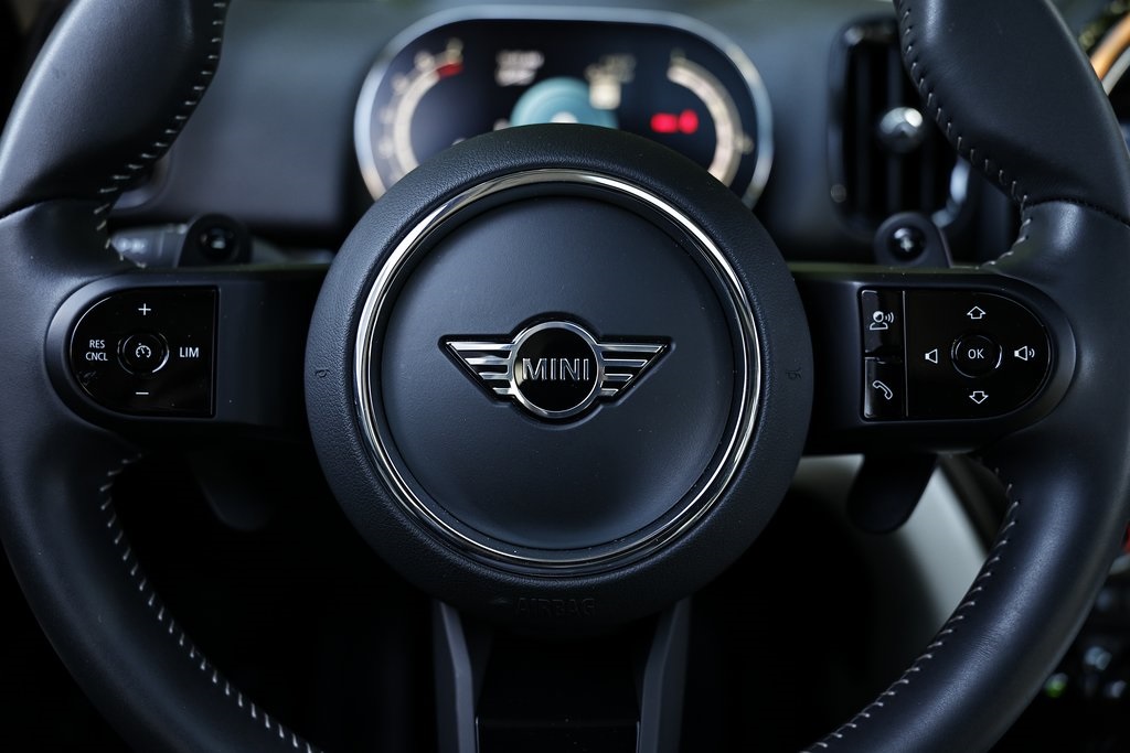 2024 Mini Cooper S Iconic photo 32