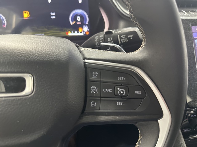 2023 Jeep Grand Cherokee Laredo photo 18