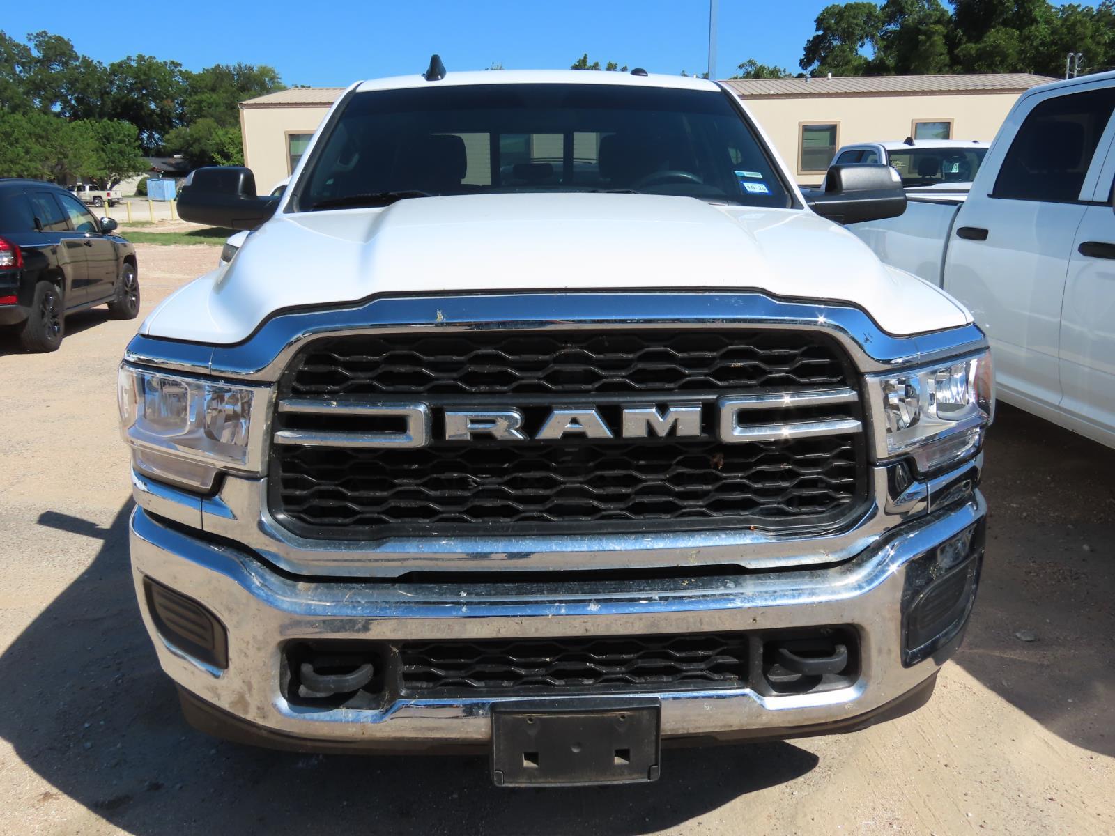 2022 Ram 3500 Tradesman photo 2