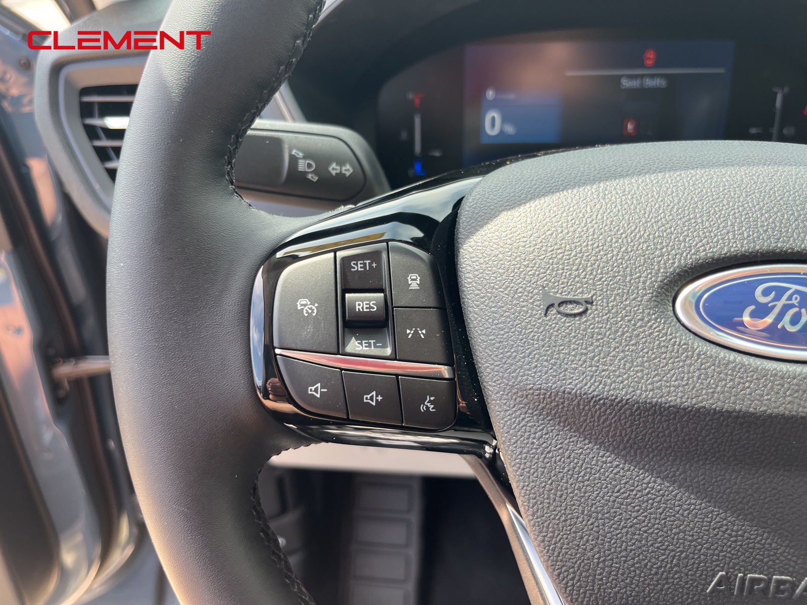 2025 Ford Escape Plug-In Hybrid photo 5