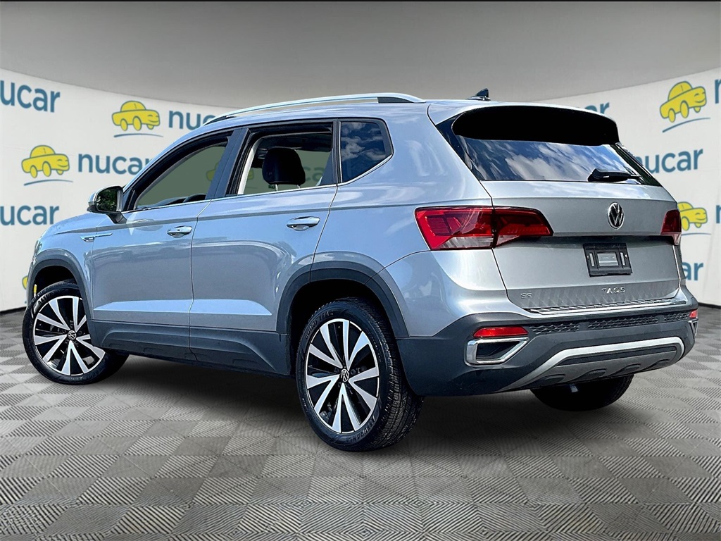 2023 Volkswagen Taos SE photo 4