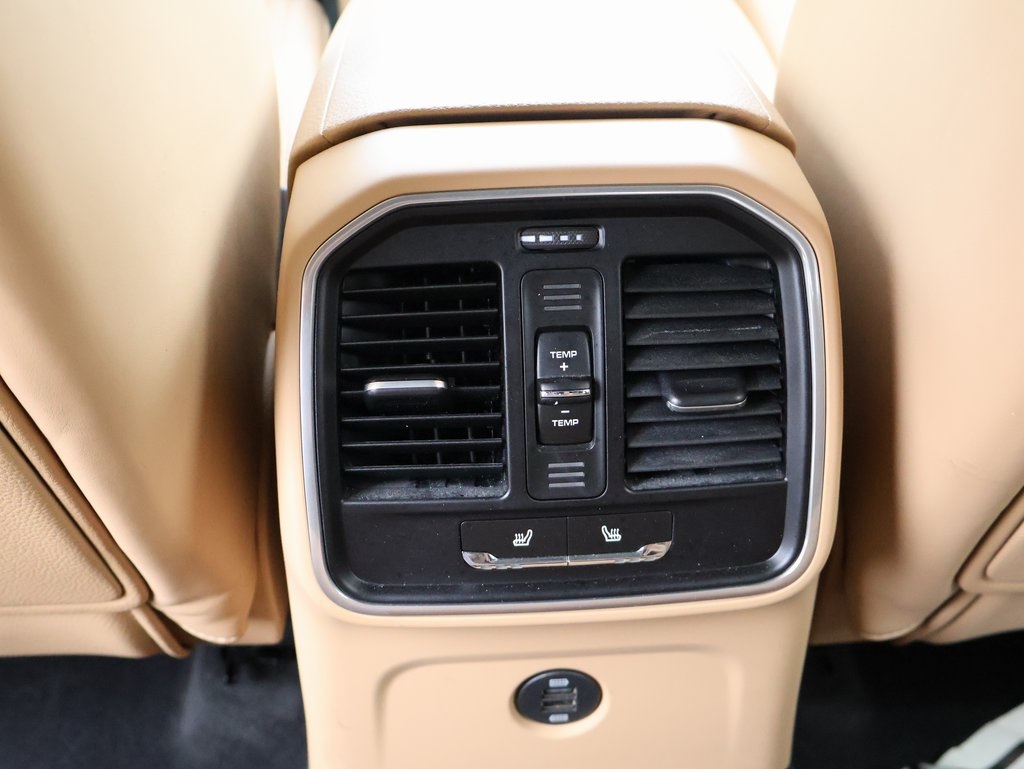 2017 Porsche Macan photo 19